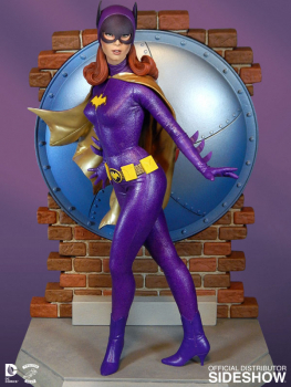 Batgirl Classic Statue