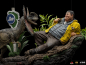 Preview: Dennis Nedry meets the Dilophosaurus Statue 1:10 Art Scale Deluxe, Jurassic Park, 21 cm