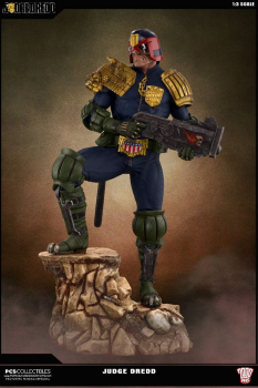 Judge Dredd Statue 1/3