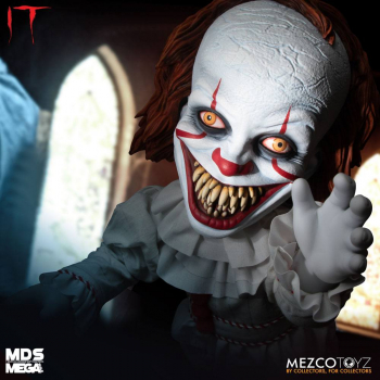 Sinister Pennywise Sprechende Puppe Mezco Designer Series Mega Scale, Es Kapitel 2, 38 cm