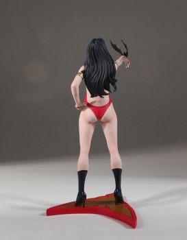 Vampirella Statue