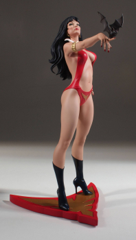 Vampirella Statue