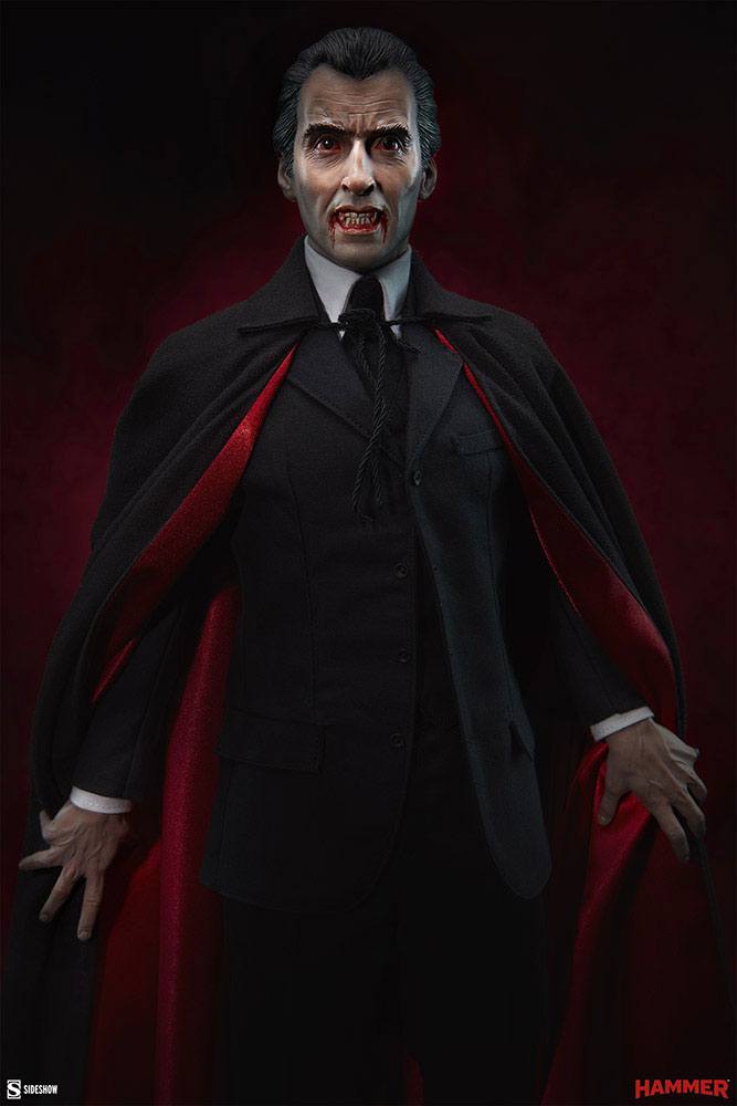 Dracula (Christopher Lee) Statue Premium Format, 56 cm | BlacksBricks