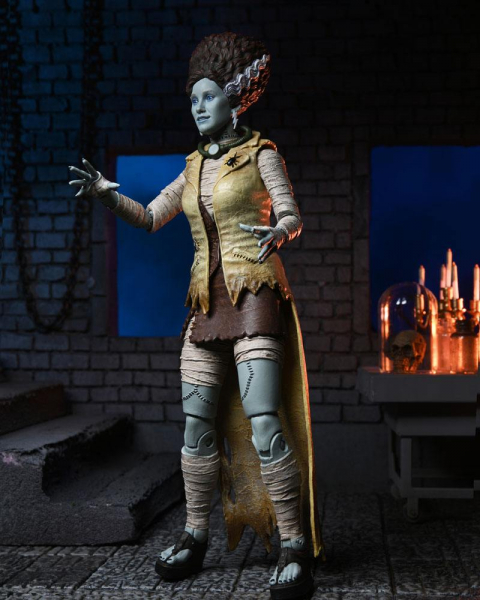 Ultimate April as The Bride Action Figure, Universal Monsters x Teenage Mutant Ninja Turtles, 18 cm