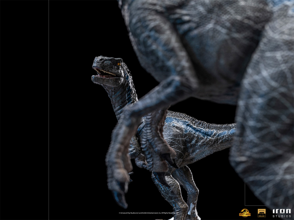 Blue and Beta Statue 1/10 Art Scale Deluxe, Jurassic World Dominion, 20 cm