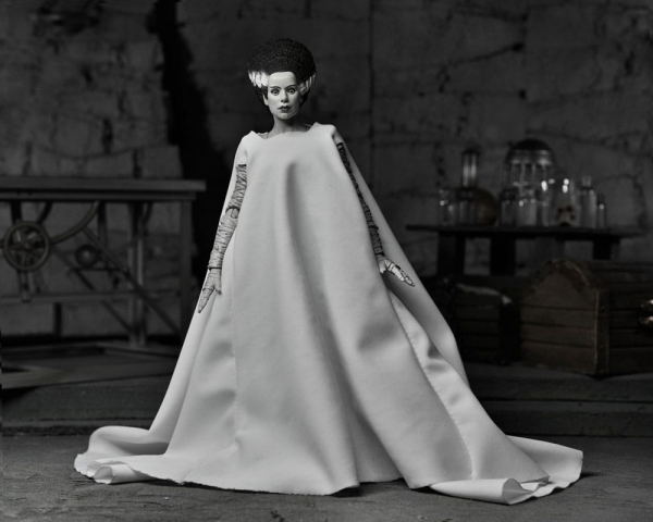 Ultimate Bride of Frankenstein (Black & White) Action Figure, Universal Monsters, 18 cm