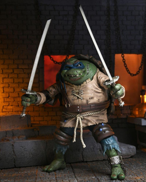 Ultimate Leonardo as The Hunchback Actionfigur, Universal Monsters x Teenage Mutant Ninja Turtles, 18 cm