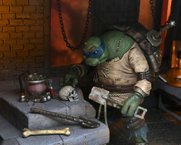 Ultimate Leonardo as The Hunchback Actionfigur, Universal Monsters x Teenage Mutant Ninja Turtles, 18 cm