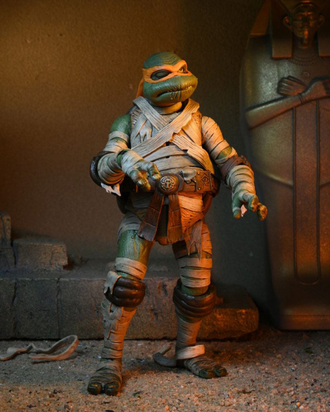 Ultimate Michelangelo as The Mummy Action Figure, Universal Monsters x Teenage Mutant Ninja Turtles, 18 cm