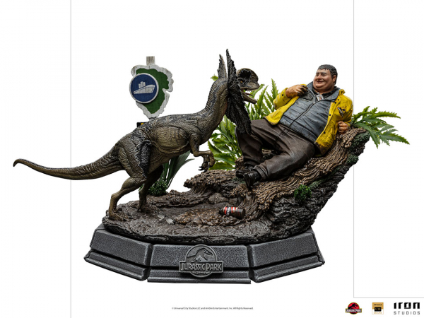 Dennis Nedry meets the Dilophosaurus Statue 1:10 Art Scale Deluxe, Jurassic Park, 21 cm