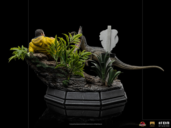 Dennis Nedry meets the Dilophosaurus Statue 1:10 Art Scale Deluxe, Jurassic Park, 21 cm