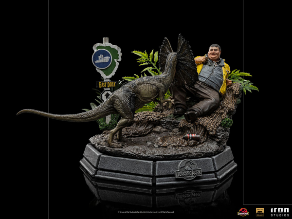 Dennis Nedry meets the Dilophosaurus Statue 1:10 Art Scale Deluxe, Jurassic Park, 21 cm