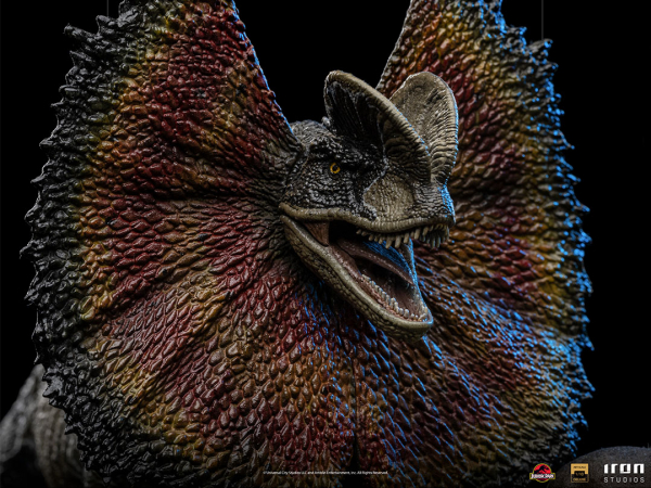 Dennis Nedry meets the Dilophosaurus Statue 1:10 Art Scale Deluxe, Jurassic Park, 21 cm