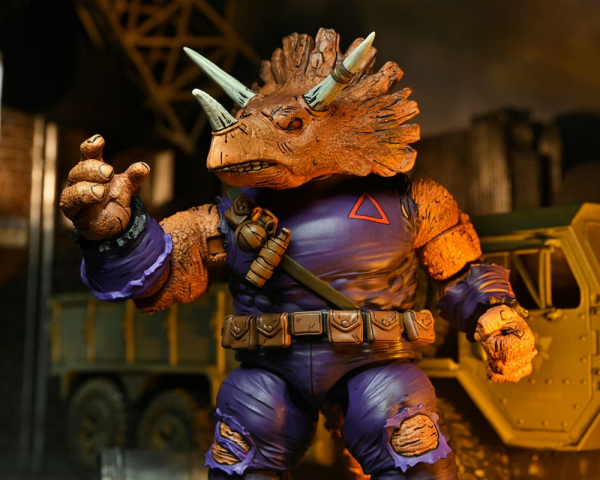 Triceraton Zog (Mirage Comics) Action Figure Deluxe, Teenage Mutant Ninja Turtles, 20 cm